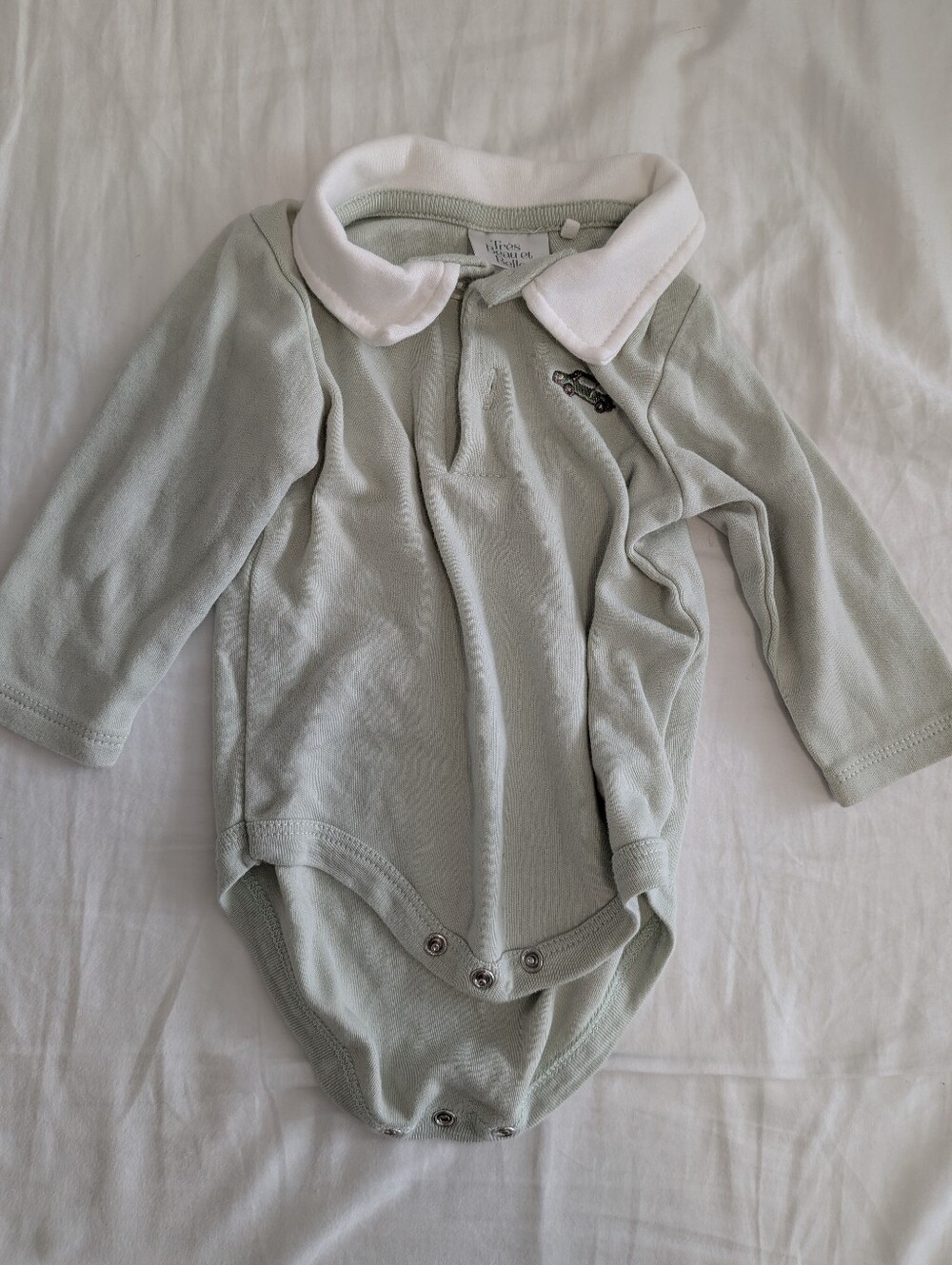 Très Beau et Belle Collared Long Sleeve Bodysuit Size 6-9 Months